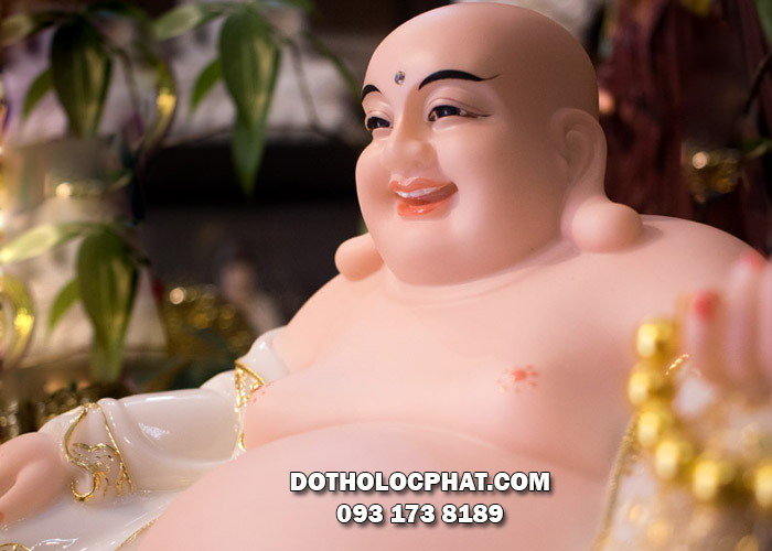 Thần thái hoan hỉ của tượng Phật Di Lặc tượng phật di lặc đẹp nhất tại Việt Nam