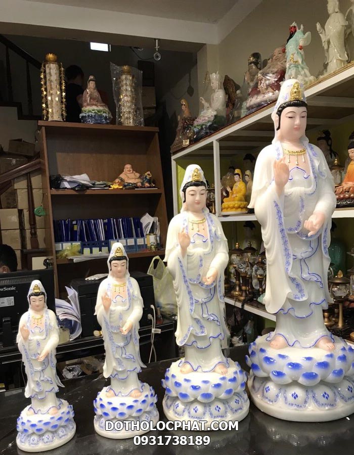 tượng mẹ quan thế âm bồ tát đứng màu trắng viền xanh đẹp