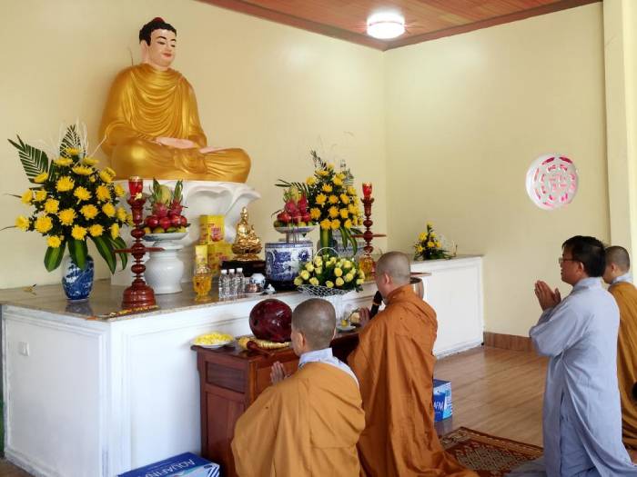 Lễ an vị Phật tại gia cần được thực hiện trang nghiêm để thể hiện lòng thành, sự tôn kính của gia chủ dành cho Tam Bảo