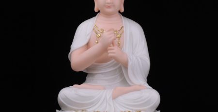 Tượng Tỳ Nô Giá Na Phật màu trắng ngọc