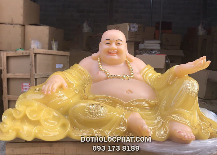 Tượng Phật Di Lặc ngồi thạch anh có thần thái tỏa sáng, diện tượng đẹp, toát lên vẻ tôn quý