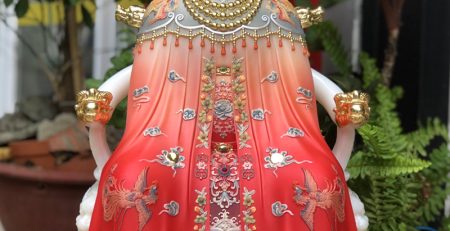 Tượng Bà Chúa Xứ Thánh Mẫu áo gấm đỏ