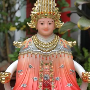 Tượng Bà Chúa Xứ Thánh Mẫu áo gấm đỏ
