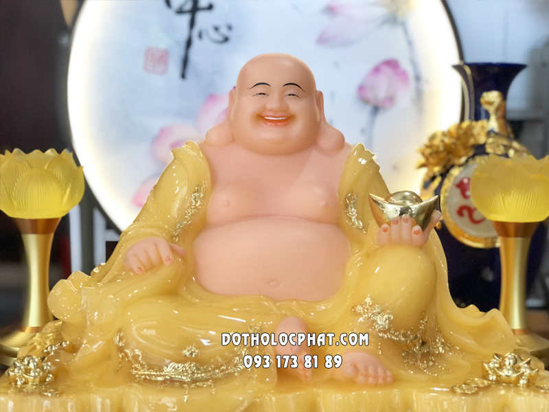 Tượng Phật Di Lặc thạch anh ngự đá áo rũ viền vàng đẹp