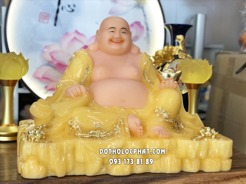 Tượng Phật Di Lặc thạch anh ngự đá áo rũ viền vàng đẹp