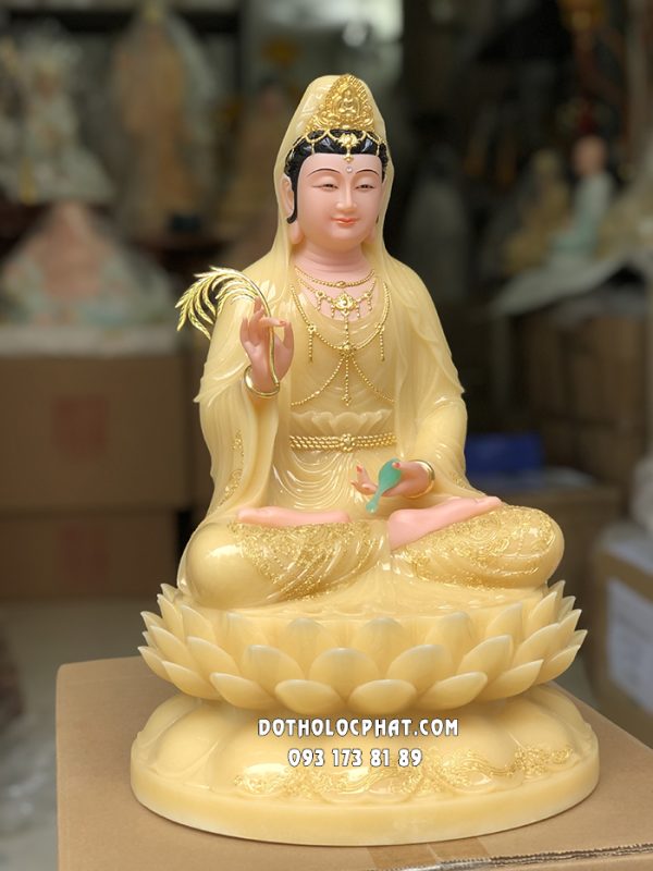 tuong-phat-quan-am-vang-thach-anh-de-hoa-sen-no-qabt-077-3