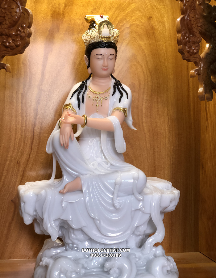 Tượng Phật Quan Âm tự tại bằng đá trắng đẹp
