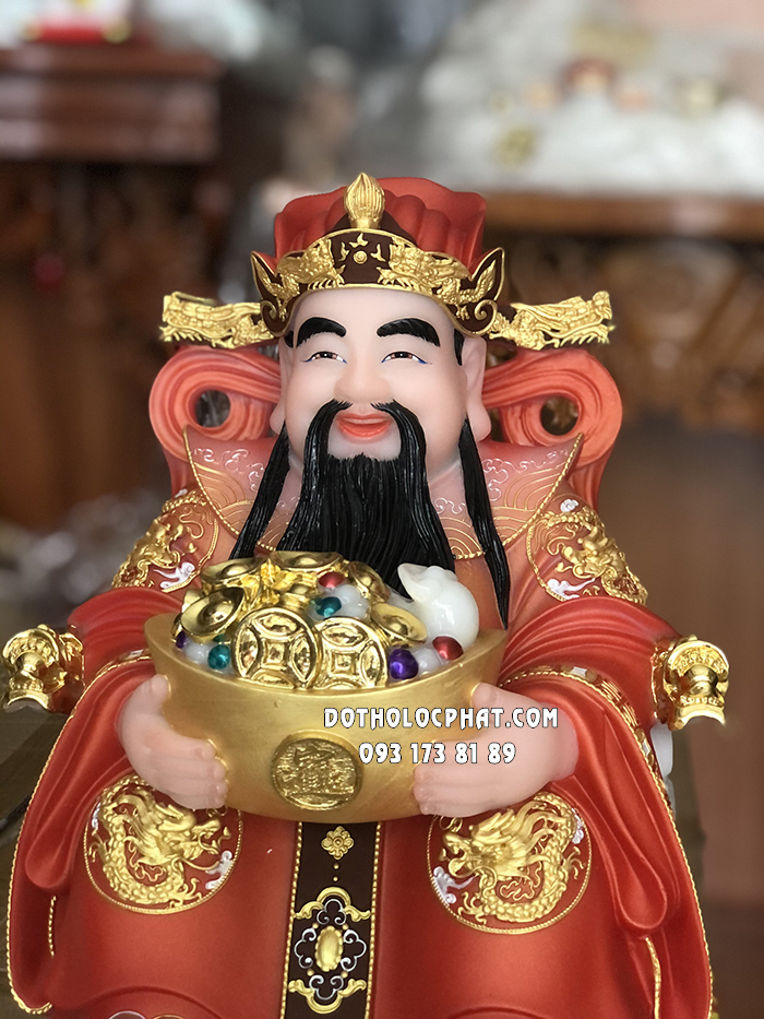 Tượng Thần Tiền Áo Gấm Đỏ Ôm Thỏi Vàng TT-031