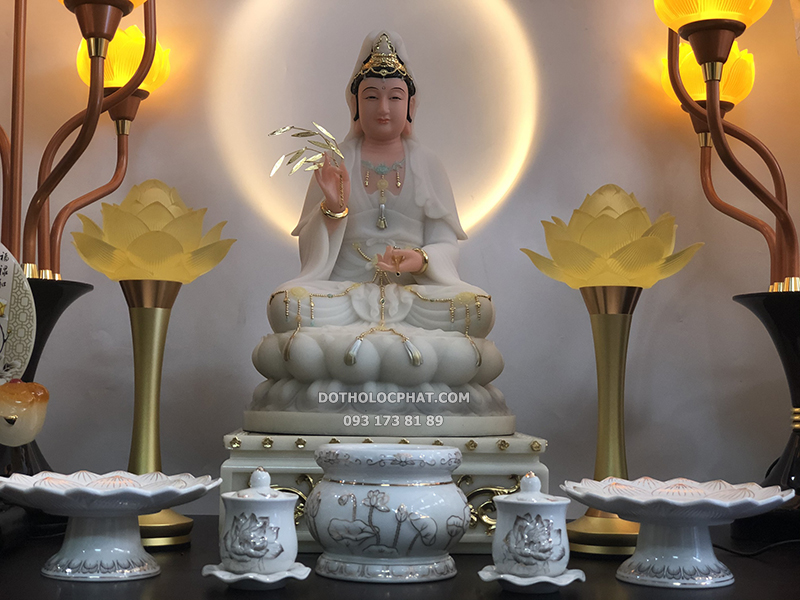Tượng Phật Quan Âm Áo Trắng Phủ Bóng Mờ QABT-086
