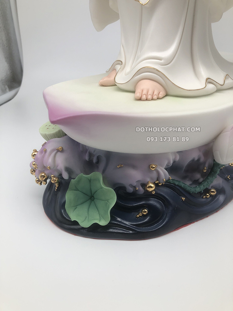 Tượng Quan Âm Đứng Bằng Sứ Lá Sen Nổi QABT-088