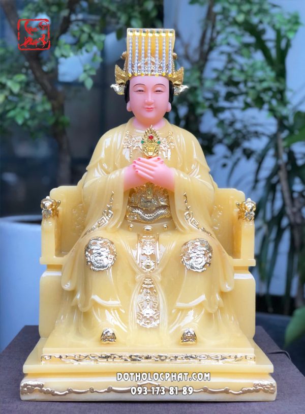 tuong-thien-hau-thanh-mau-thach-anh-vien-vang-1