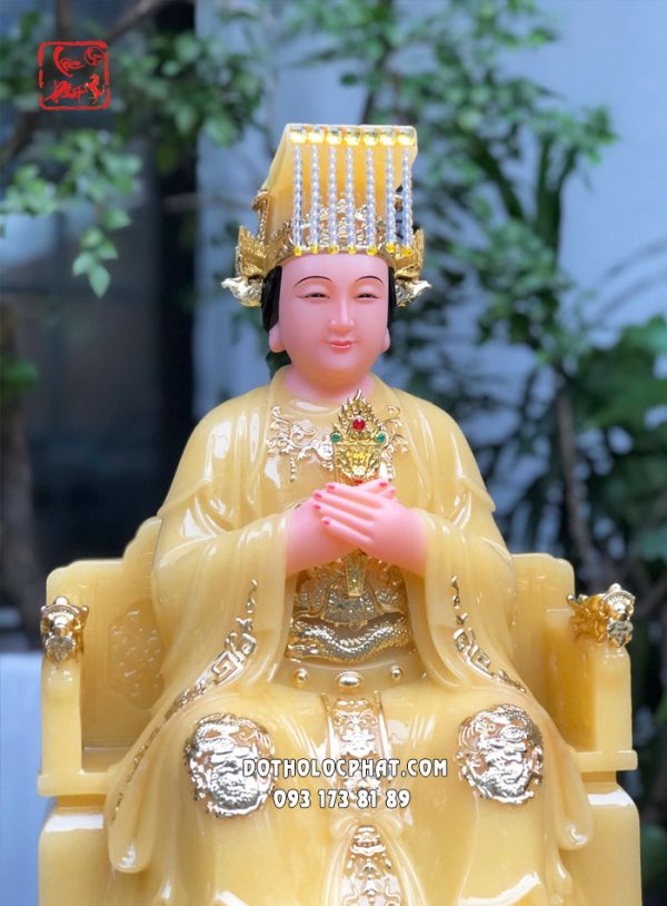 tuong-thien-hau-thanh-mau-thach-anh-vien-vang-4