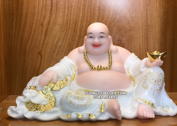 Tượng Phật Di Lặc ngồi nằm tựa bao tiền cổ đeo tràng hạt