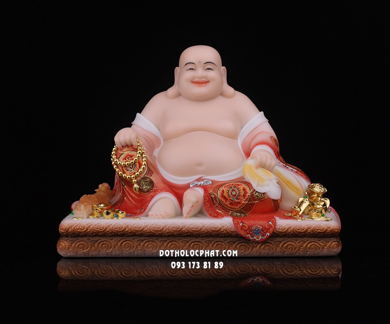 Tượng Phật Di Lặc Áo Gấm Đỏ Cầm Chuỗi Hạt DL-074
