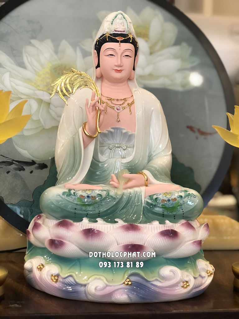 Tượng Quan Âm Bồ Tát Áo Xanh Đế Non Nước Poly QABT-091