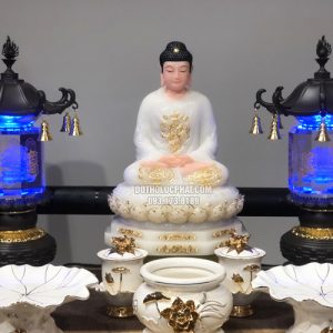 tượng Phật Thích Ca viền áo vàng đế 8 cạnh đẹp