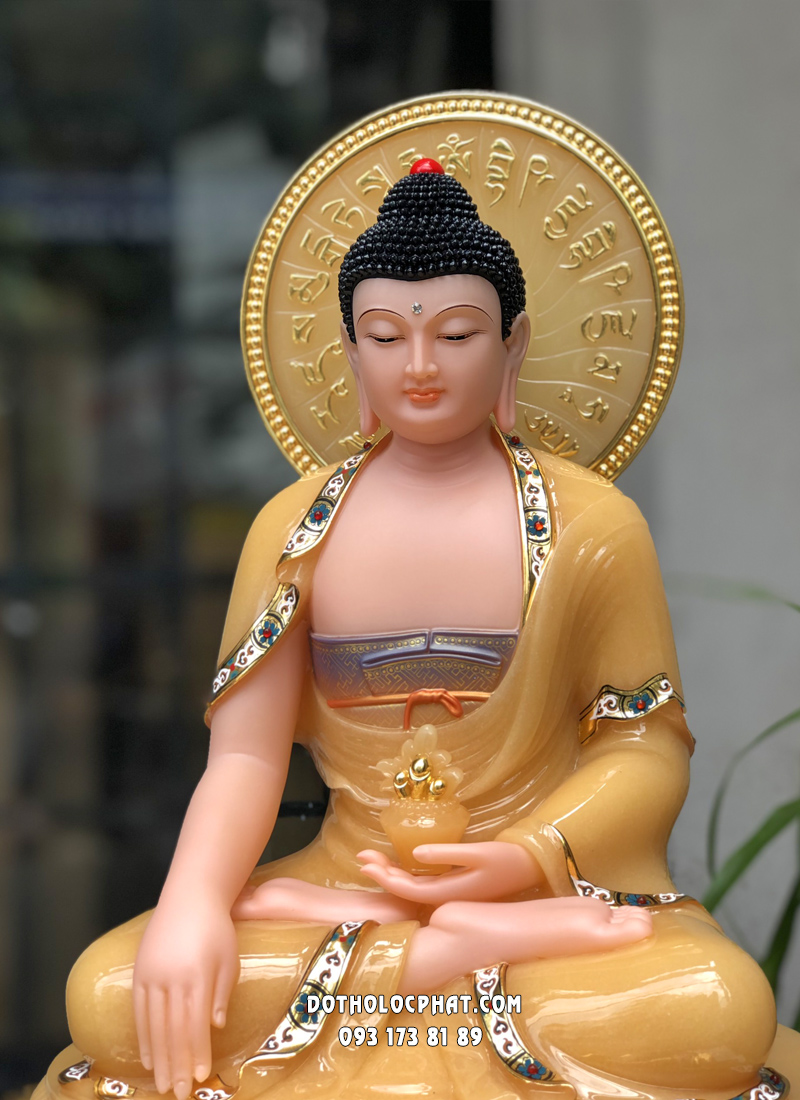 Tượng Phật Dược Sư thạch anh có hào quang ngồi tòa sen dát vàng trang nghiêm, tĩnh tại