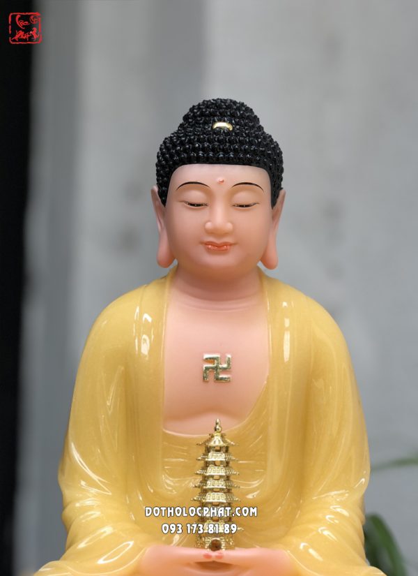 tuong-phat-duoc-su-thach-anh-de-sen-7