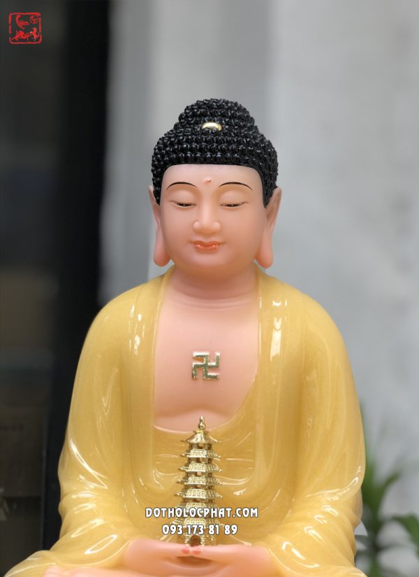 tuong-phat-duoc-su-thach-anh-de-sen-8