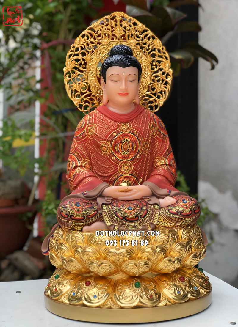 Tượng Phật Thích Ca tĩnh tâm áo gấm đỏ hào quang