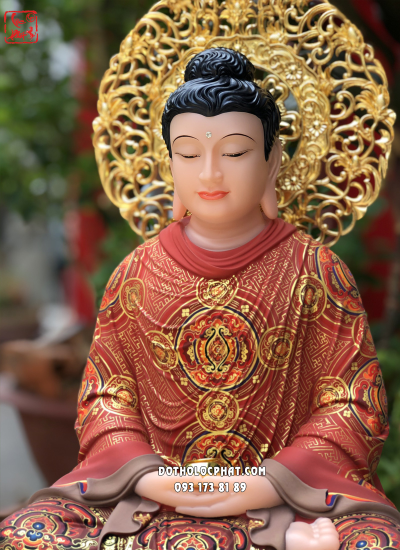 Tượng Phật Thích Ca tĩnh tâm áo gấm đỏ hào quang