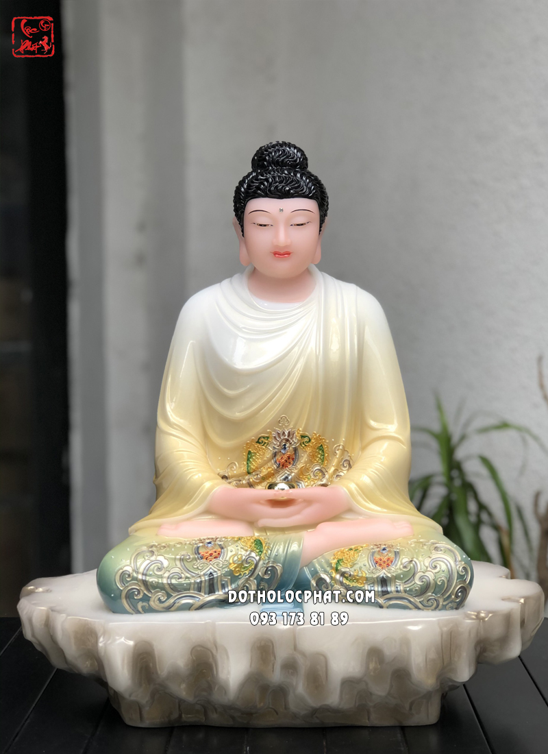 Tượng Phật Thích Ca Mâu Ni vàng áo hoa ngồi bệ đá