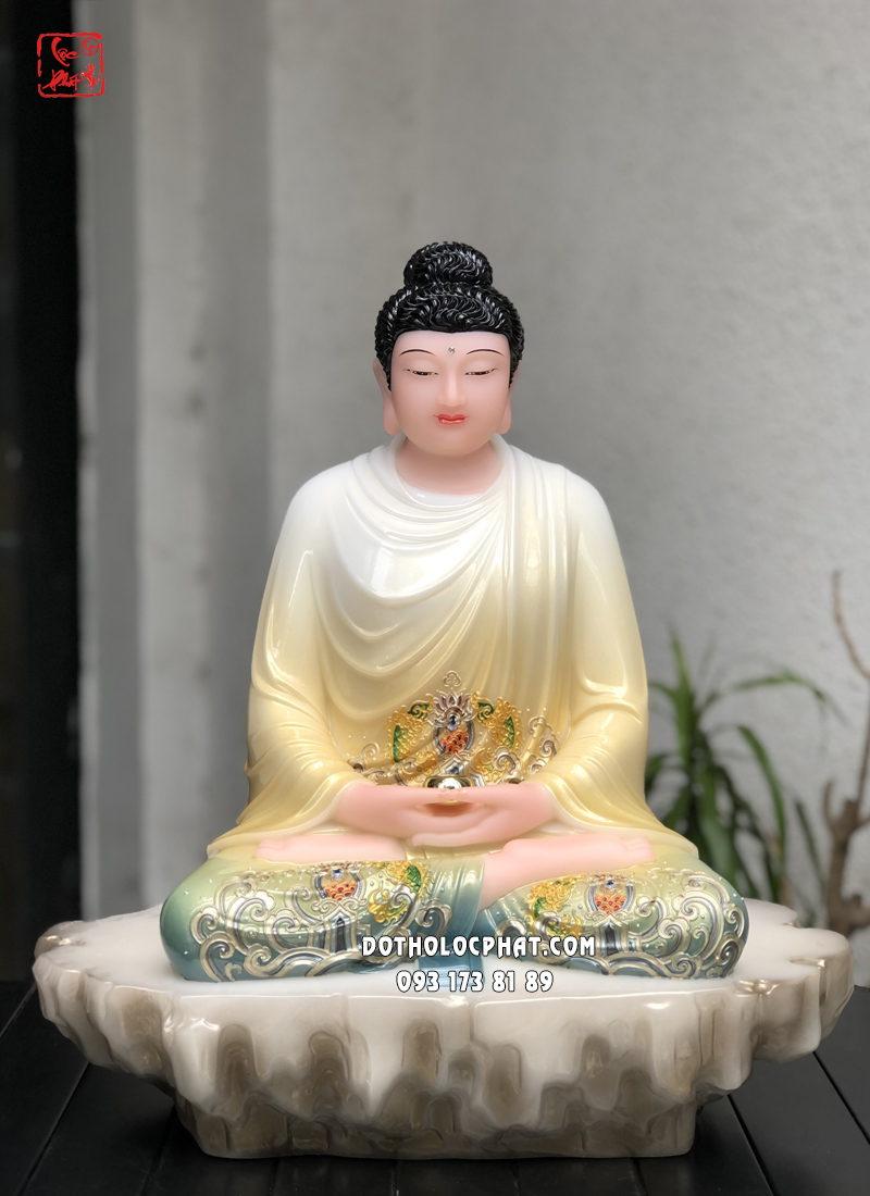 Tượng Phật Thích Ca Mâu Ni vàng áo hoa ngồi bệ đá