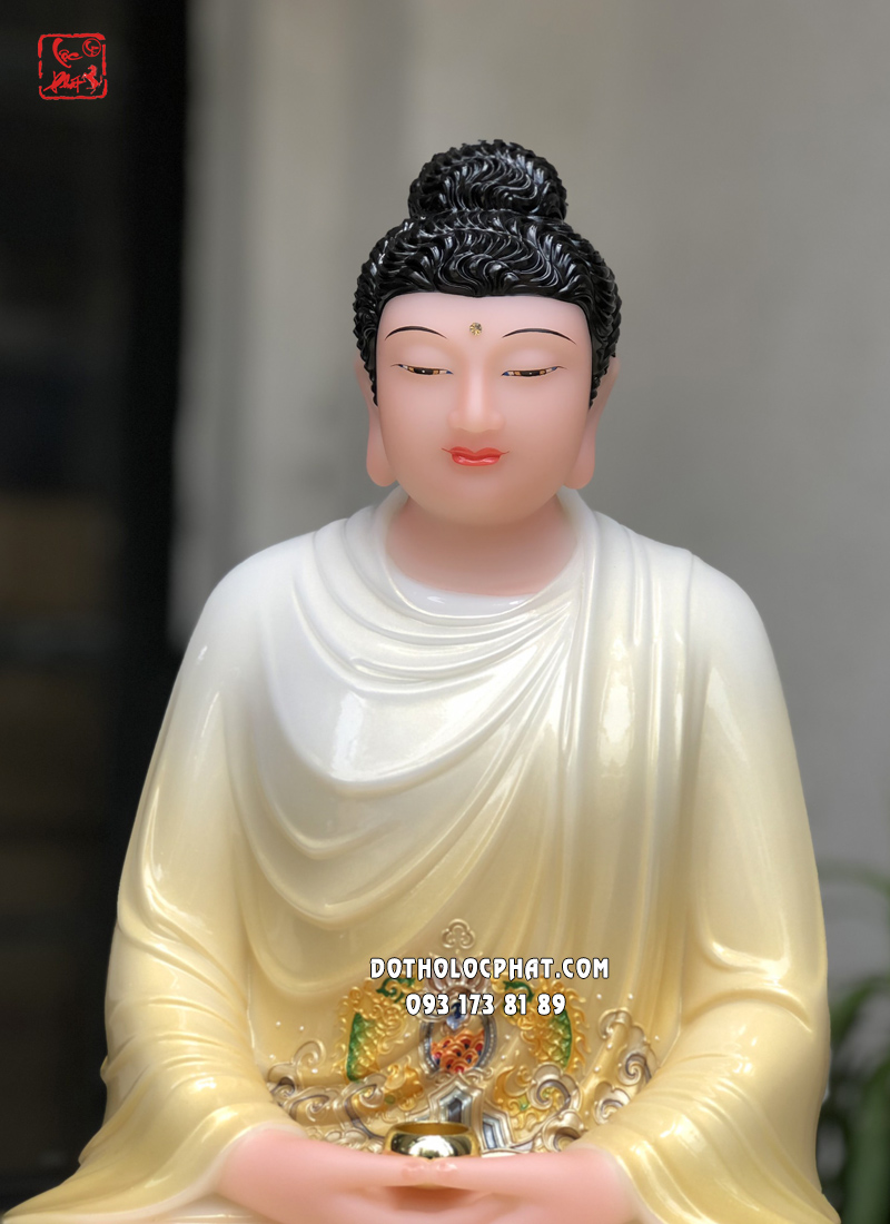 Tượng Phật Thích Ca Mâu Ni vàng áo hoa ngồi bệ đá