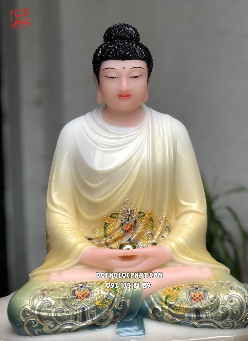 Tượng Phật Thích Ca Mâu Ni vàng áo hoa ngồi bệ đá