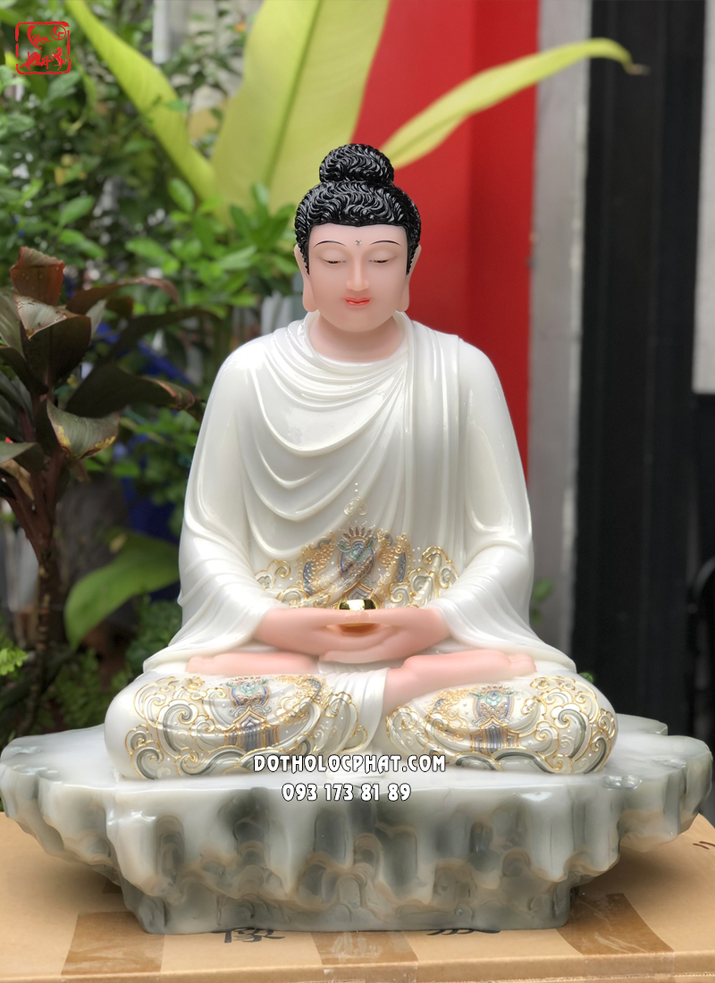 Tượng Phật Thích Ca tĩnh tâm trắng áo hoa ngồi bệ đá