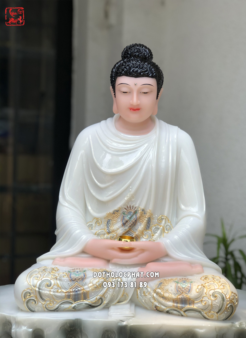 Tượng Phật Thích Ca tĩnh tâm trắng áo hoa ngồi bệ đá