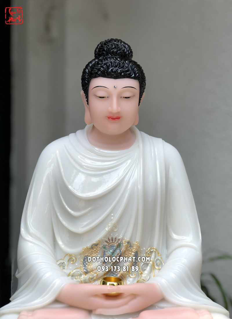 Tượng Phật Thích Ca tĩnh tâm trắng áo hoa ngồi bệ đá