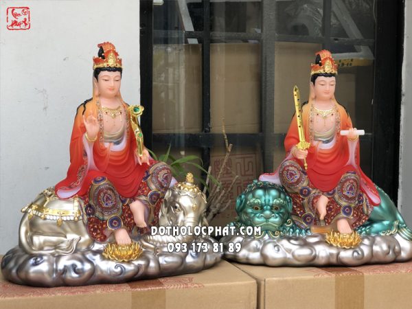 van-thu-pho-hien-bo-tat-ao-gam-do-6