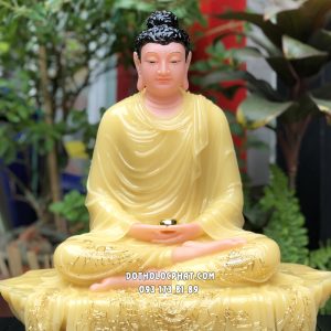 Tượng Phật Thích Ca thạch anh ngồi bệ đá áo rũ