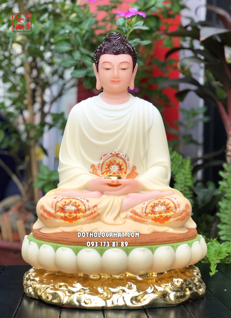 Tượng Phật Thích Ca tĩnh tâm gấm vàng đế mây dát vàng
