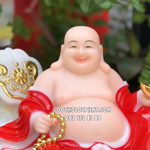 Tượng Phật Di Lặc như ý ngự mây áo đỏ