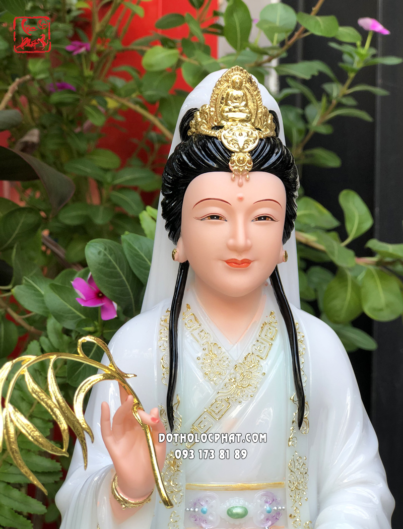 Tượng Quan Âm Bồ Tát đế sen áo xanh ngọc