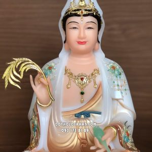 Tượng Quan Âm Bồ Tát áo nâu họa tiết hoa sen nổi đế non nước