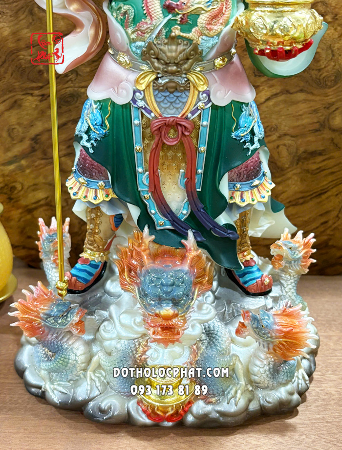Tượng Quan Công áo gấm hũ vàng chống đao cưỡi rồng