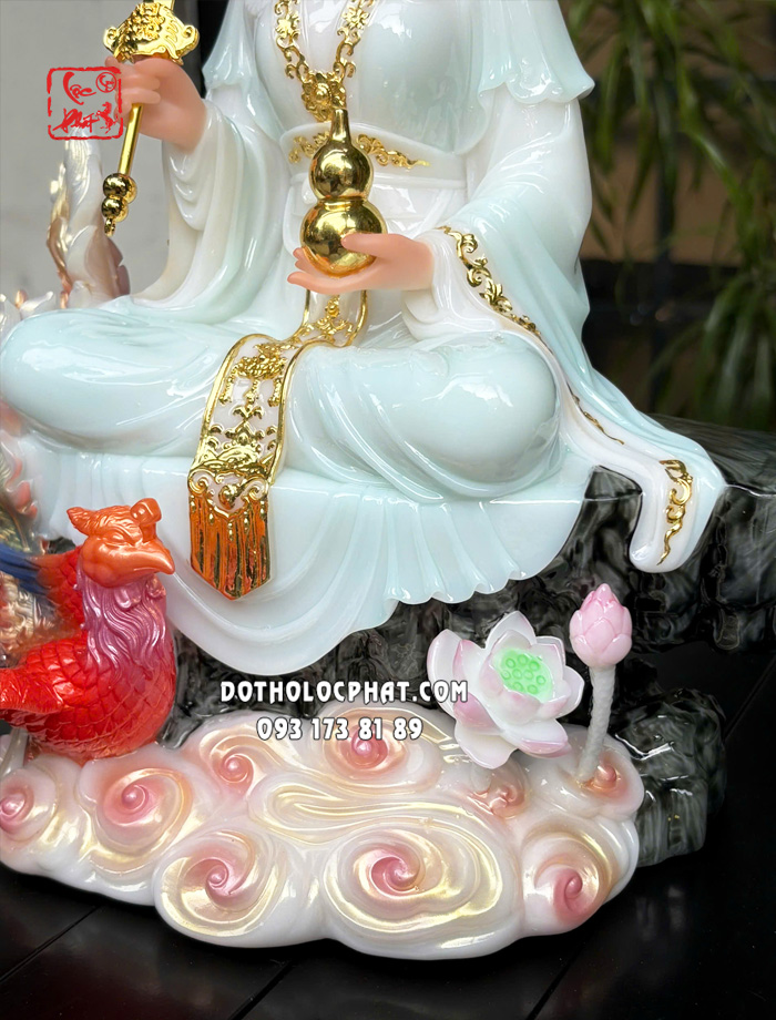 Tượng Cửu Thiên Huyền Nữ áo xanh ngọc ngồi bệ đá