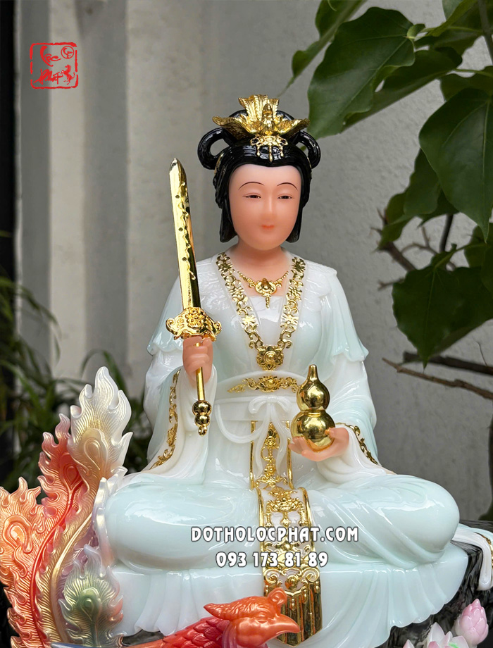 Tượng Cửu Thiên Huyền Nữ áo xanh ngọc ngồi bệ đá