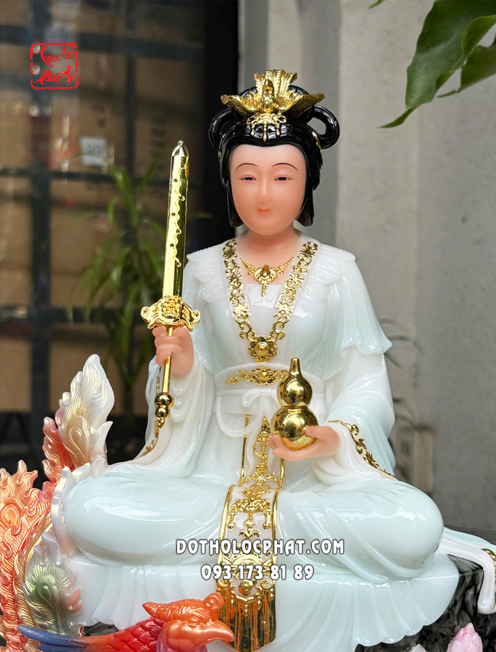 Tượng Cửu Thiên Huyền Nữ áo xanh ngọc ngồi bệ đá