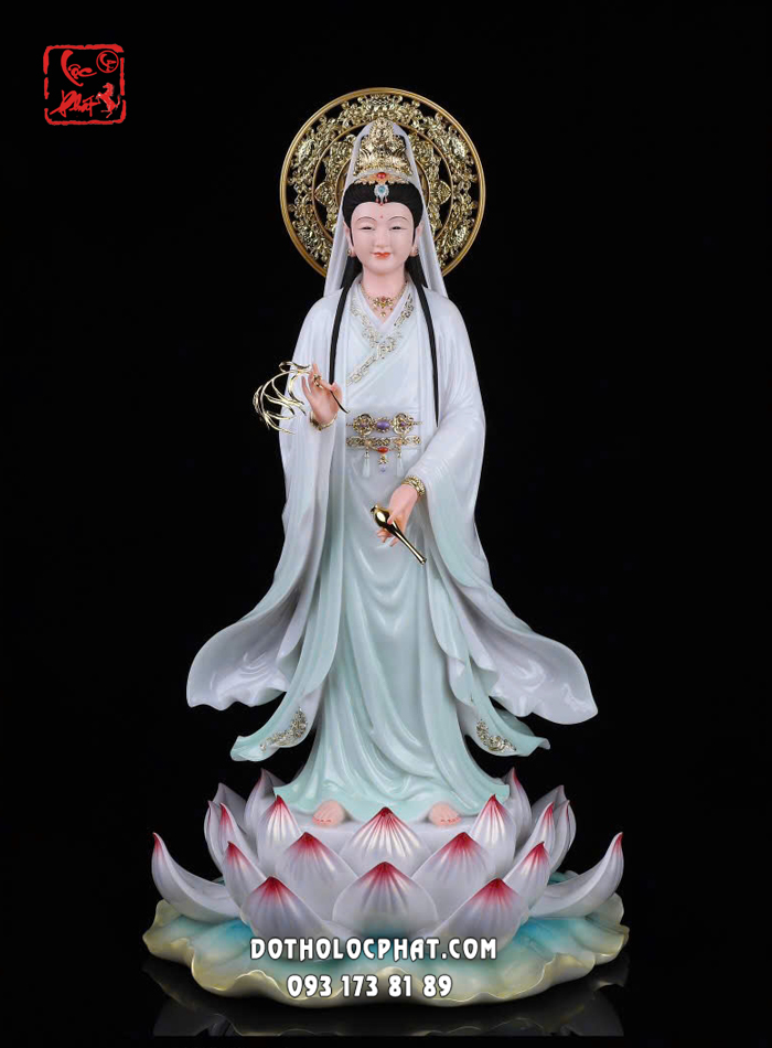 Tượng Quan Âm Bồ Tát đứng hoa sen áo xanh có hào quang