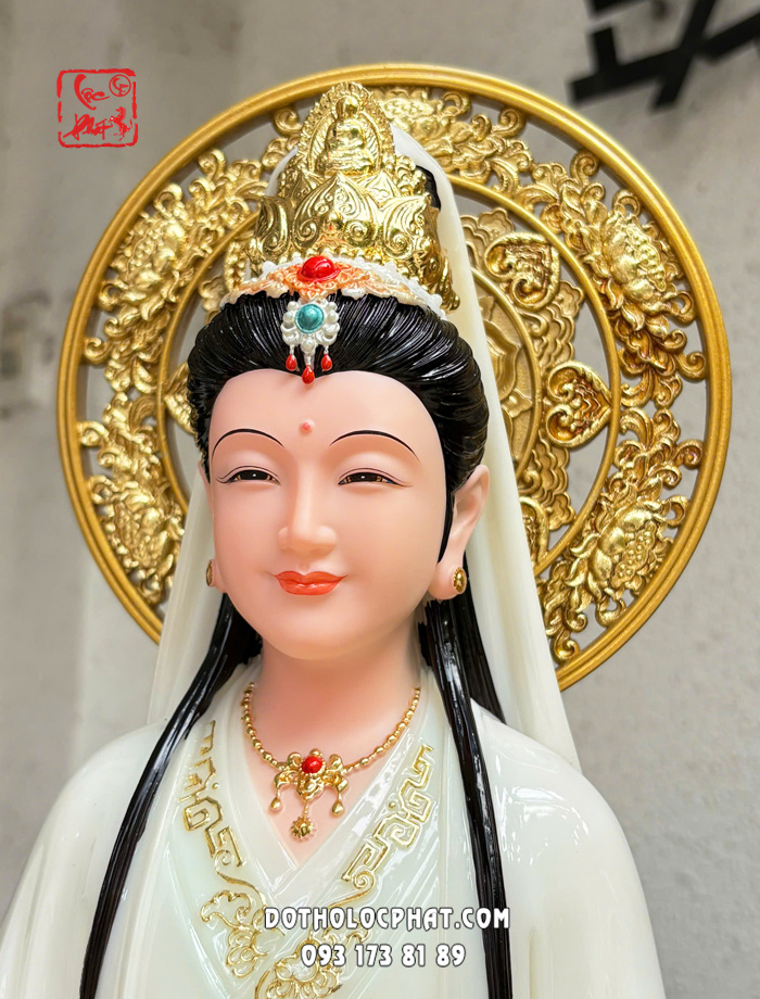 tuong-quan-am-bo-tat-hoa-sen-ao-xanh-hao-quang-2