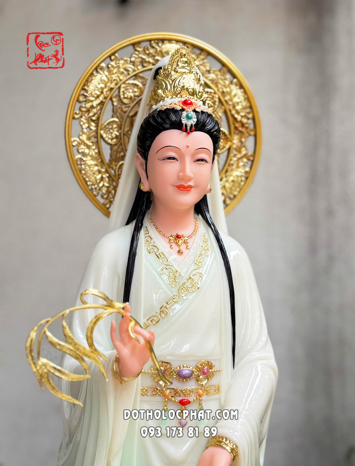 tuong-quan-am-bo-tat-hoa-sen-ao-xanh-hao-quang-6
