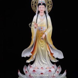 Tượng Quan Âm Bồ Tát liên hoa đứng áo vàng có hào quang