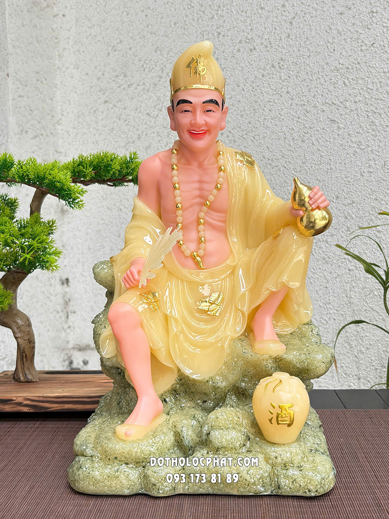 Tượng Tế Công Cầm Quạt Thạch Anh Ngồi Bệ Đá TTC-007