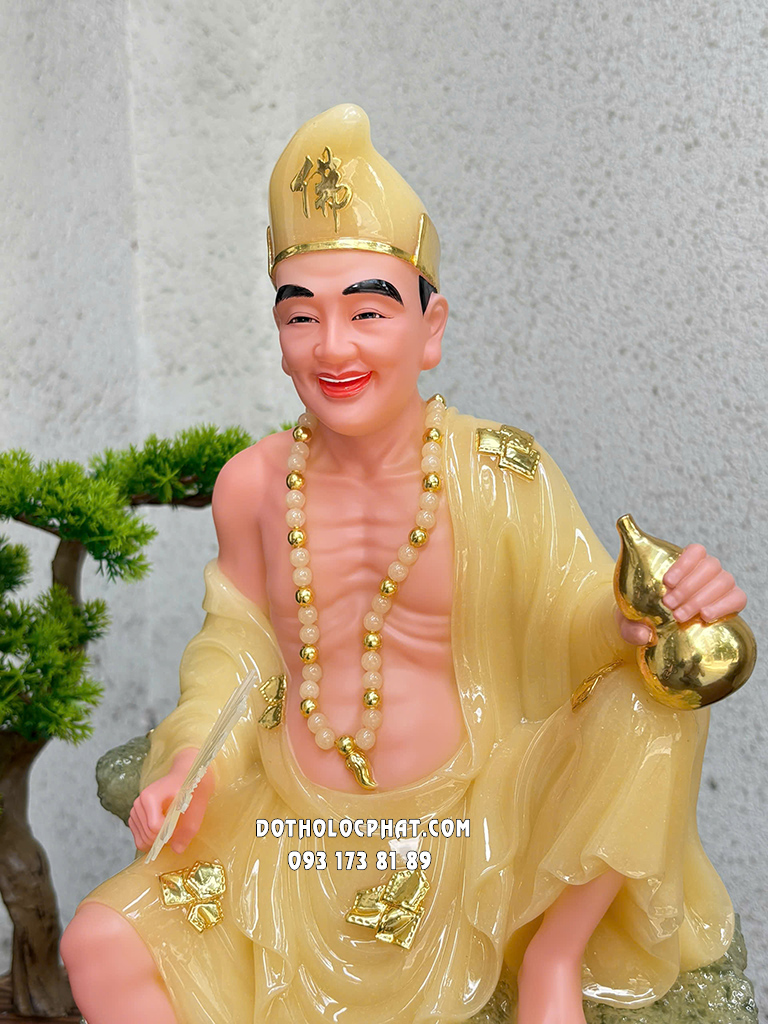 Tượng Tế Công Cầm Quạt Thạch Anh Ngồi Bệ Đá TTC-007