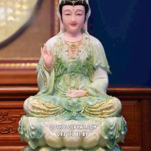 Tượng Quan Âm Bồ Tát xanh sơn thủy viền vàng áo rũ