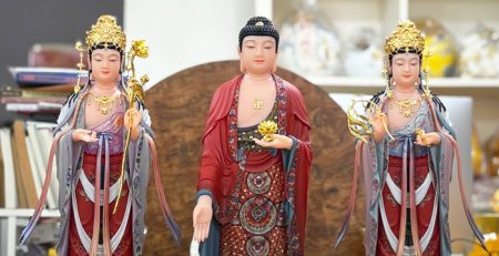 Tượng Tây Phương Tam Thánh đứng áo gấm đỏ đế sen vàng